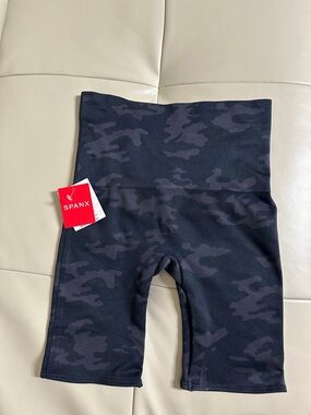 SPANX Camo Bike Shorts in Black and Dark Gray